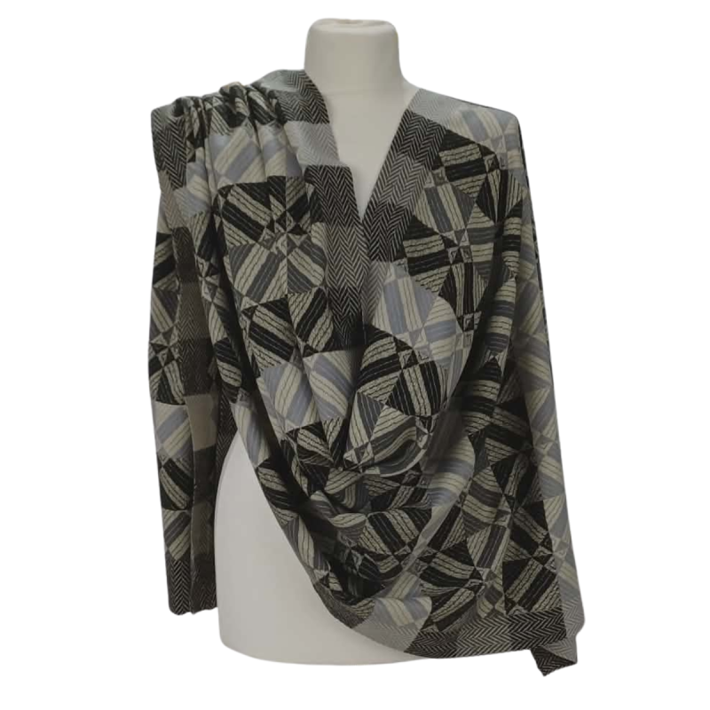 Szal z wełny merino – elegancja w nowoczesnym wydaniu (W-147)