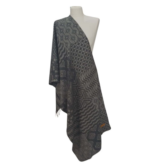 Szal z wełny merino – szary patchworkowy wzór (W-143)