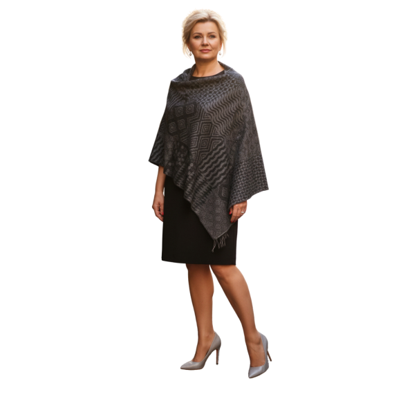 Szal z wełny merino – szary patchworkowy wzór (W-143)