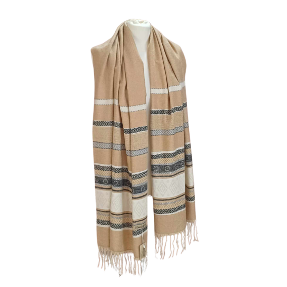 Szal z wełny jagnięcej o pięknym i charakterystycznym etnicznym wzorze (W-3)