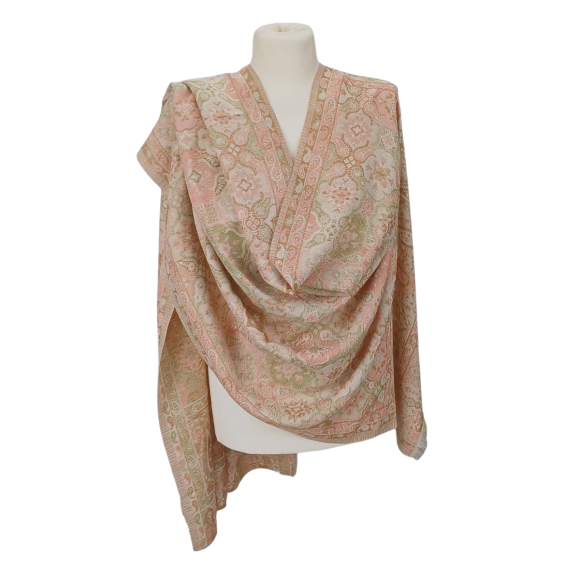 Szal pashmina w odcieniach różu – subtelny wzór (P-108)