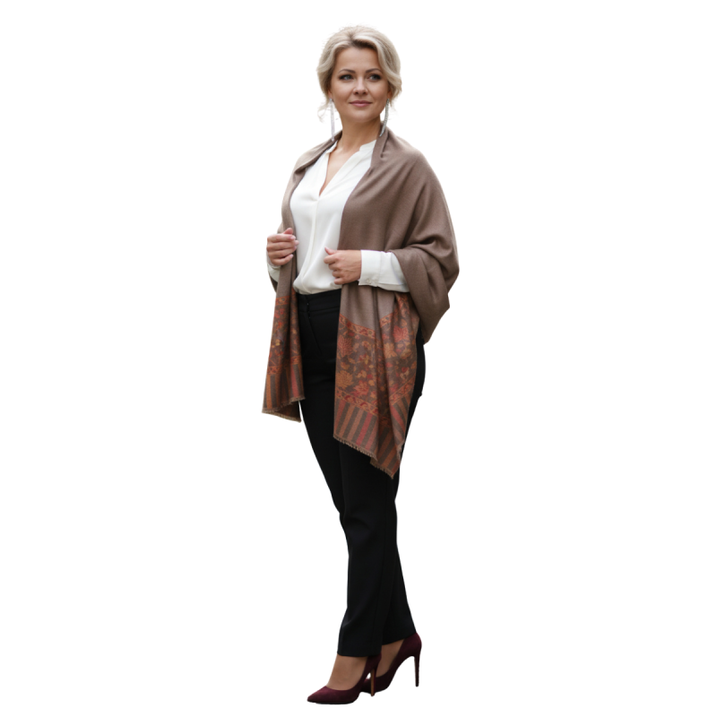 Szal kaszmirowy w brązie z kwiatową bordiurą (P-89)