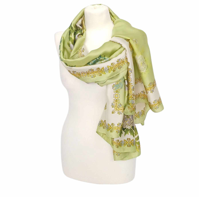 Szal z jedwabnej satyny (J-131)