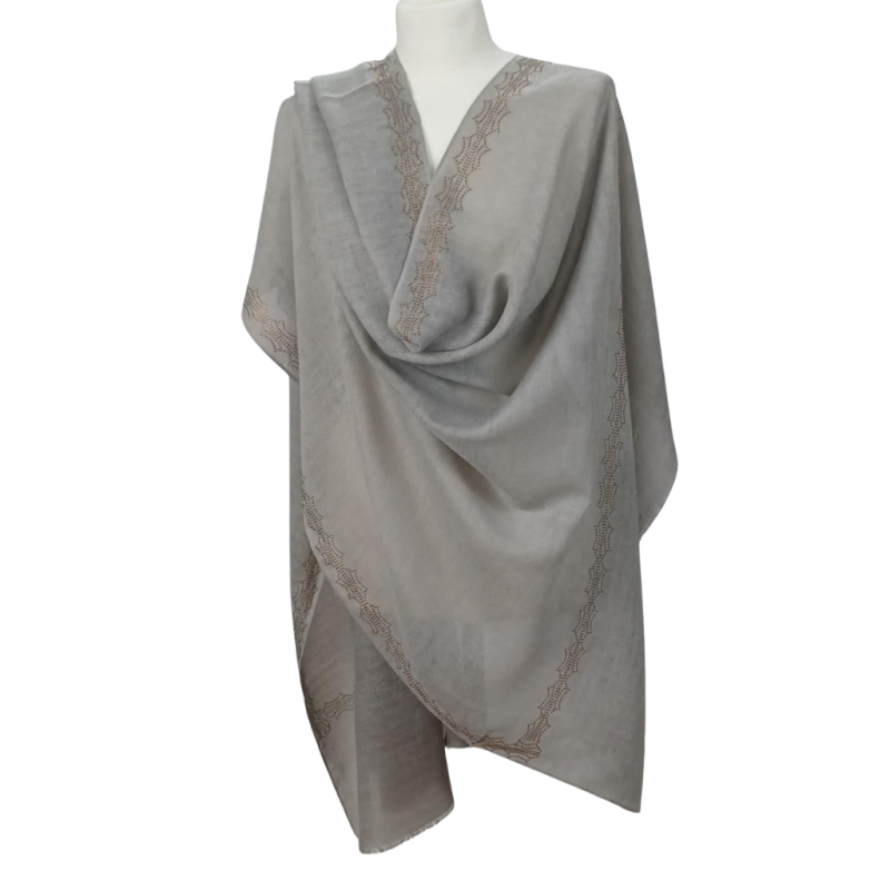 Szal wełniany merino z piękną bordiurą z mieniących kryształków ( W-88)