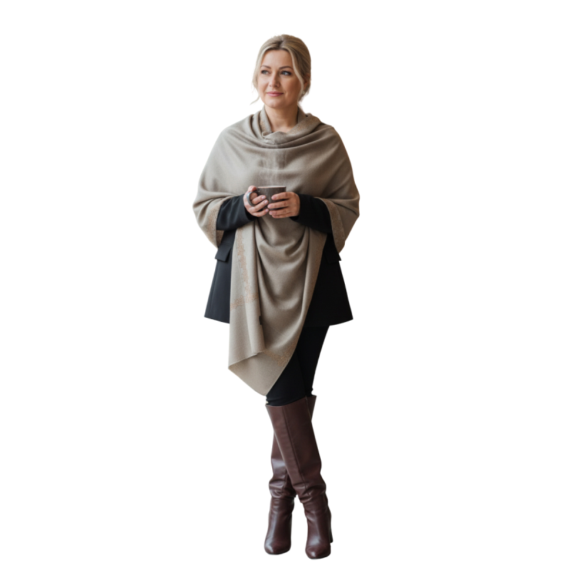 Szal wełniany merino z piękną bordiurą z mieniących kryształków (W-86)