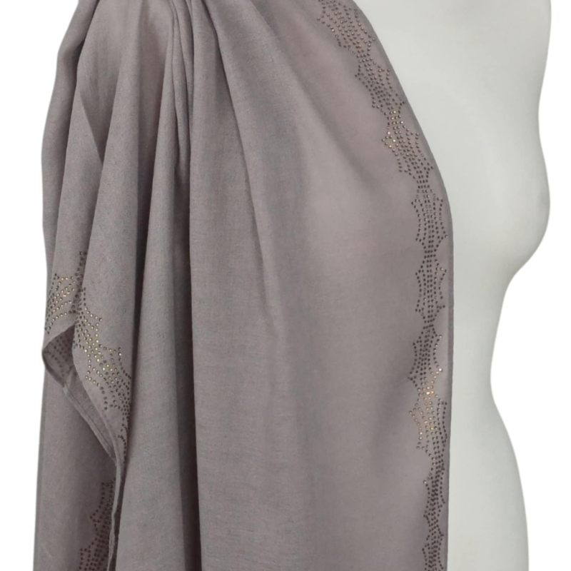 Szal wełniany merino z piękną bordiurą z mieniących kryształków   ( W-83)