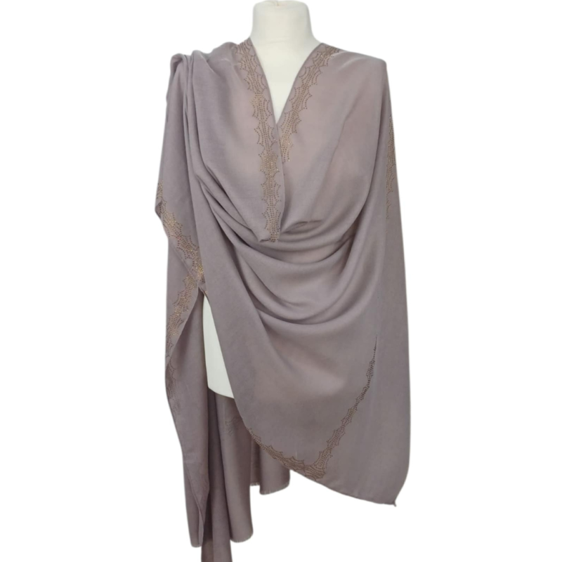 Szal wełniany merino z piękną bordiurą z mieniących kryształków   ( W-83)