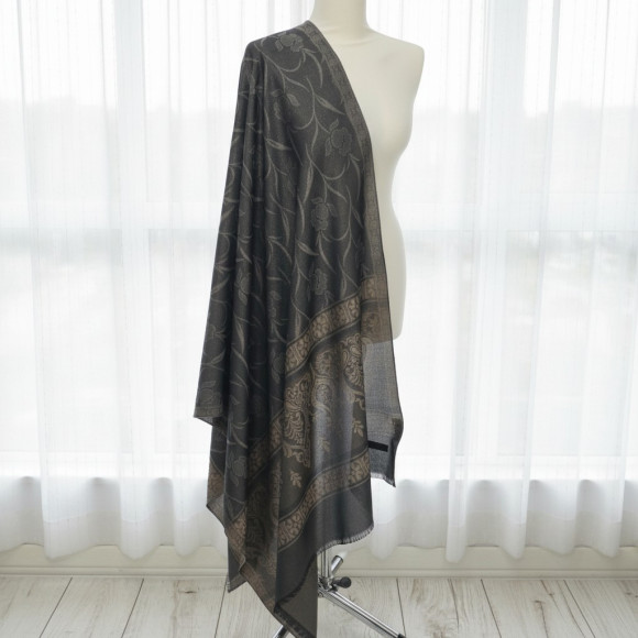 Elegancki szal jedwabny Banarasi z nicią Zari (JE-180)