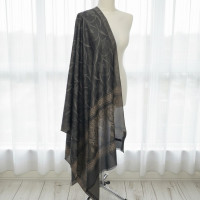 Elegancki szal jedwabny Banarasi z nicią Zari (JE-180)
